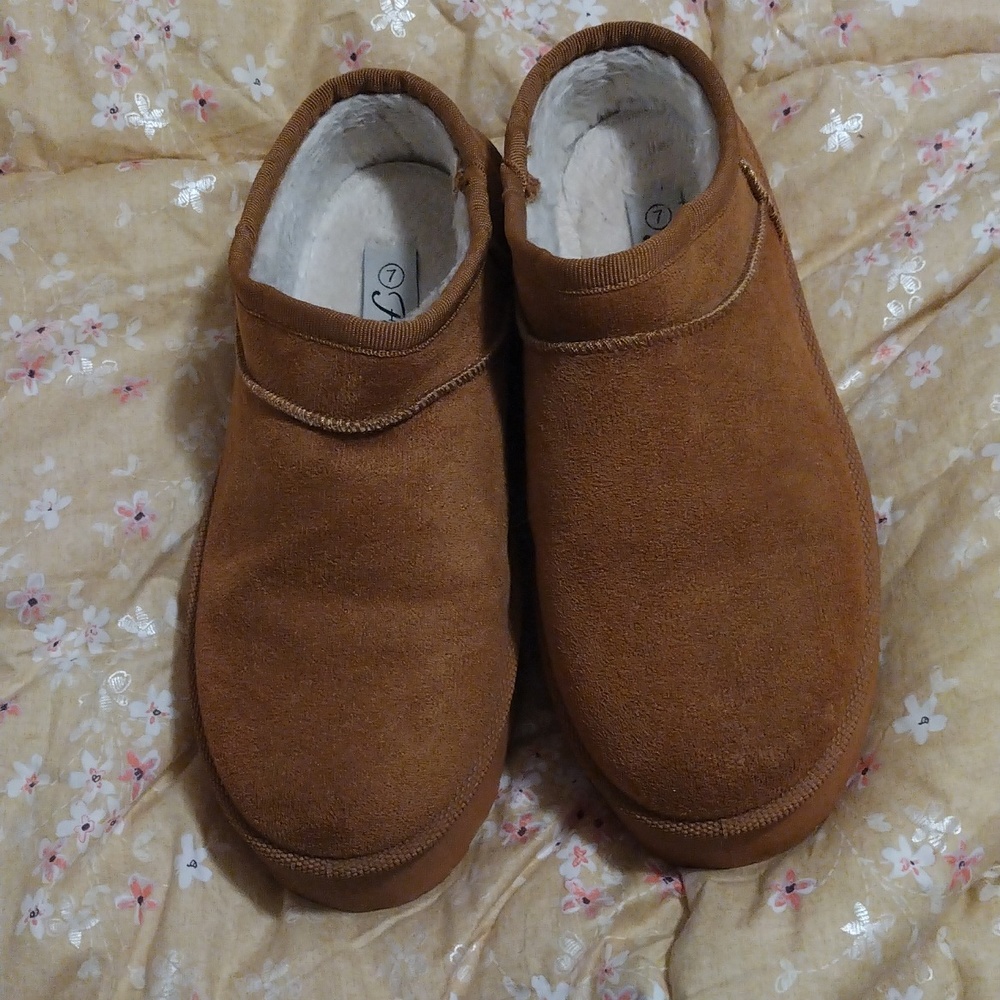 Slip on boots